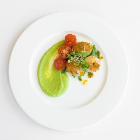 PAN FRIED SCALLOPPea Velouté, Confit Cherry Tomato, Tobiko (GF, NF)