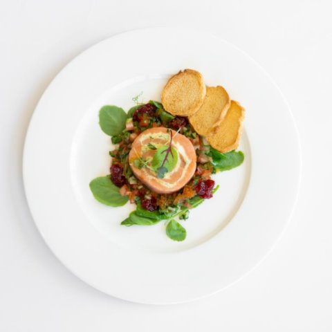 SMOKED SALMON & CREAM CHEESE ROULADECucumber Salsa, Beetroot Relish, Tobiko Caviar and Crostini (Pesc, NF)